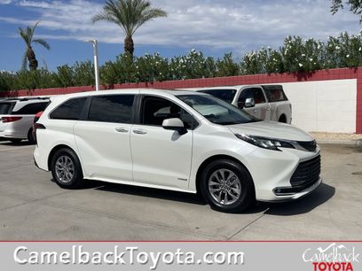Used 2021 Toyota Sienna XLE