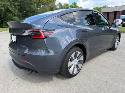 Used 2021 Tesla Model Y Long Range AWD/4WD image 6