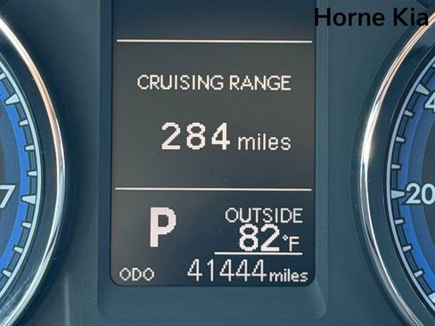 Used 2017 Toyota Corolla LE FWD image 33