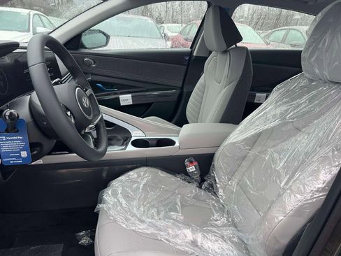 New 2026 Hyundai Elantra Limited FWD image 26