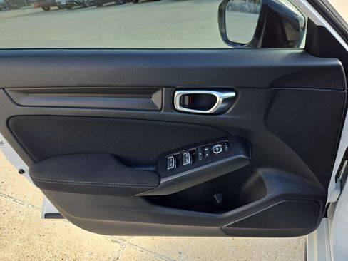 Certified 2025 Honda Civic Sport image 13