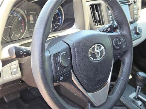 Used 2018 Toyota RAV4 XLE FWD image 14