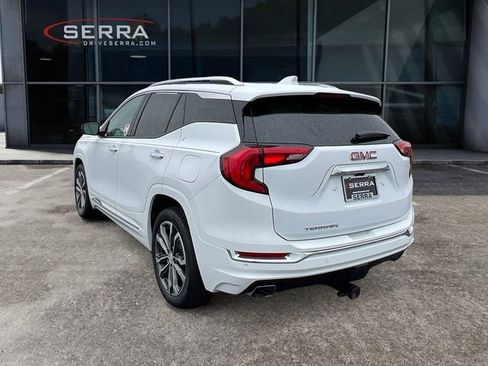 Used 2020 GMC Terrain Denali w/ Denali Premium Package FWD image 3