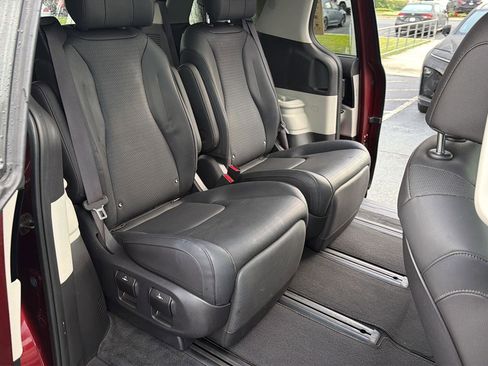 Used 2024 Kia Carnival SX Prestige FWD image 13