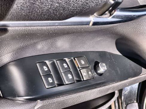 Used 2020 Toyota Camry XLE image 30