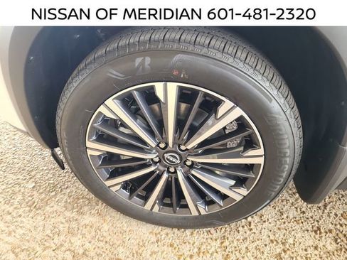 New 2026 Nissan Pathfinder Platinum w/ Lighting Package FWD image 22