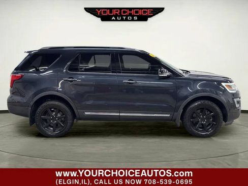 Used 2017 Ford Explorer XLT w/ Equipment Group 201A AWD/4WD image 9