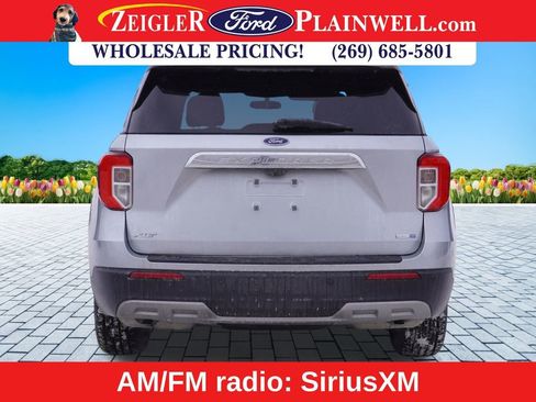 Used 2020 Ford Explorer XLT w/ Equipment Group 202A image 4