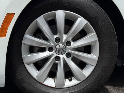 Used 2018 Volkswagen Beetle 2.0T Coast FWD image 21