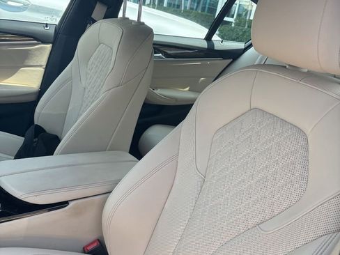 Used 2023 BMW 530e w/ Premium Package RWD image 3
