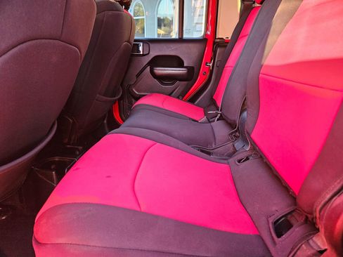 Used 2020 Jeep Gladiator Sport w/ Quick Order Package 24S image 16