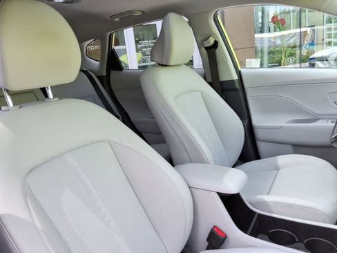 Used 2025 Hyundai Kona Limited image 27