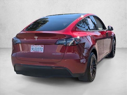 Used 2024 Tesla Model Y Long Range image 5