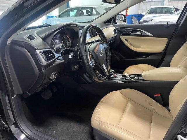 Used 2018 INFINITI QX30 Premium w/ Navigation Package AWD/4WD image 21