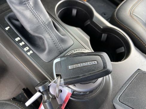 Used 2023 Ford Bronco Badlands w/ Sasquatch Package image 47