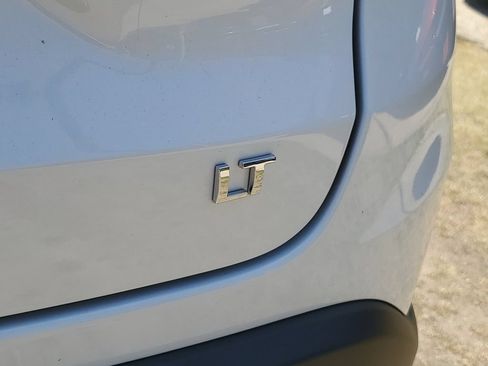 Used 2026 Chevrolet Trax LT FWD image 9