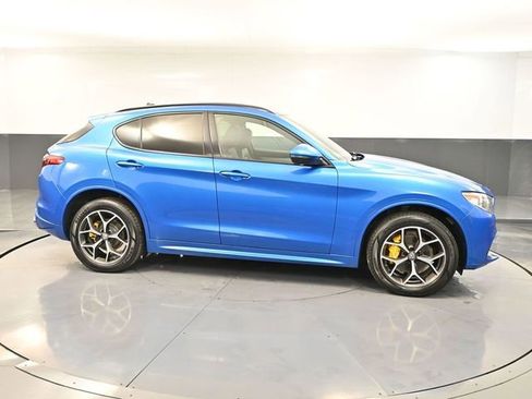 Used 2020 Alfa Romeo Stelvio Ti Sport w/ Quick Order Package 22S Sport AWD/4WD image 4