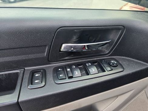 Used 2008 Dodge Grand Caravan SE image 16