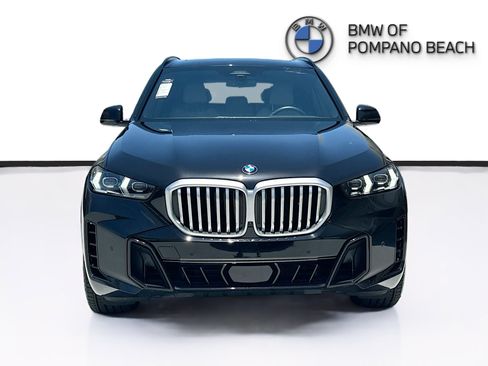 Used 2024 BMW X5 sDrive40i w/ M Sport Package RWD image 2