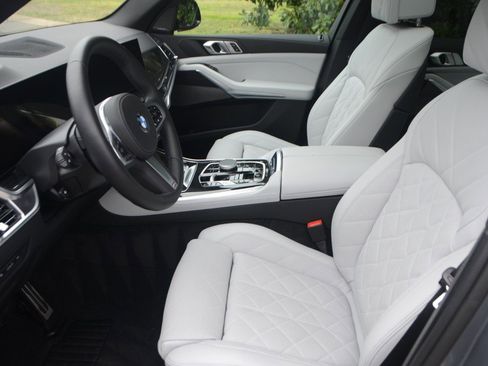 Used 2026 BMW X5 xDrive40i AWD/4WD image 11