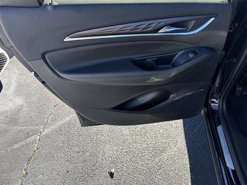 Used 2023 Buick Enclave Avenir image 21