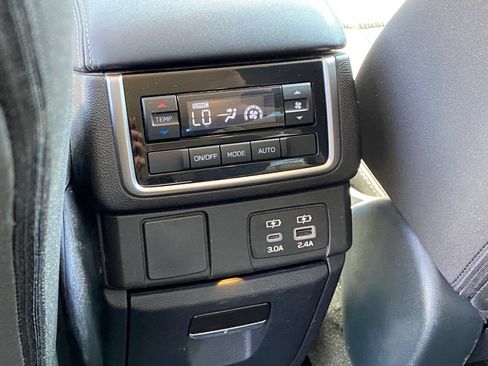 Used 2025 Subaru Ascent Premium AWD/4WD image 29