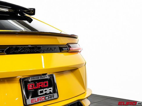 Used 2024 Lamborghini Urus Performante image 23