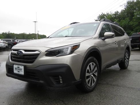 Used 2020 Subaru Outback Premium AWD/4WD image 1