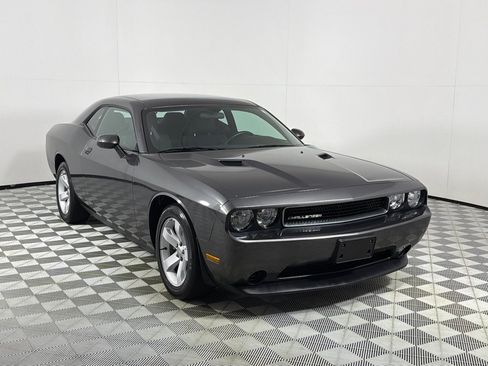 Used 2013 Dodge Challenger SXT RWD image 3