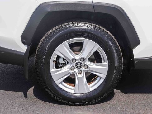 Certified 2020 Toyota RAV4 LE w/ Carpet Mat Package AWD/4WD image 9