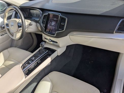 Used 2016 Volvo XC90 T5 Momentum image 31