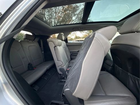 Used 2016 Hyundai Santa Fe SE w/ Option Group 03 FWD image 11