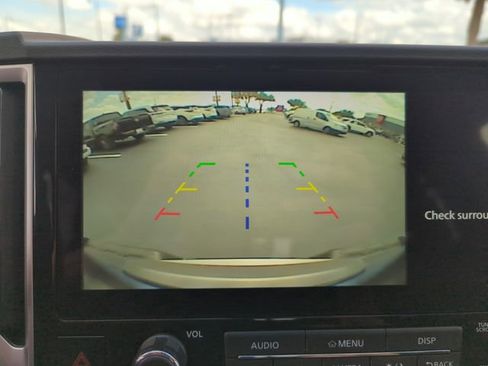 Used 2025 Nissan Frontier SV w/ SV Convenience Package image 34