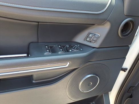 Used 2022 Ford Expedition XLT AWD/4WD image 14