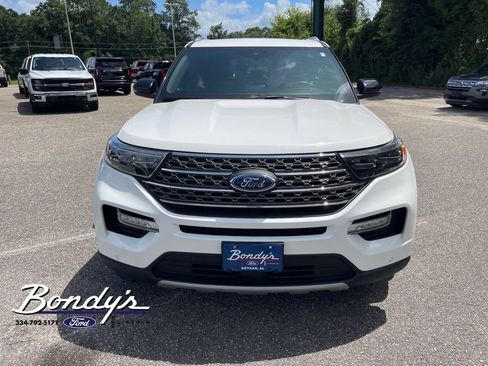 Used 2022 Ford Explorer King Ranch w/ Premium Technology Package AWD/4WD image 2