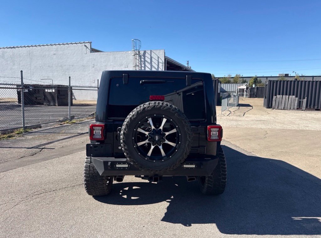 Used 2015 Jeep Wrangler Unlimited Rubicon w/ Connectivity Group AWD/4WD image 4