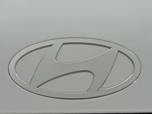 New 2026 Hyundai Santa Fe SE image 8