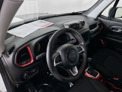 Certified 2020 Jeep Renegade Trailhawk AWD/4WD image 14