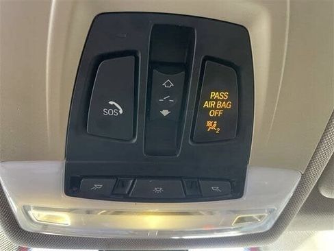 Used 2015 BMW 320i xDrive Sedan AWD/4WD image 16