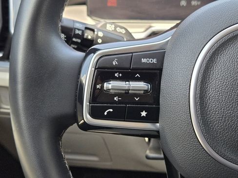 Certified 2025 Kia Sorento SX AWD/4WD image 28