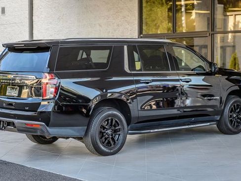 Used 2021 Chevrolet Suburban LT image 9