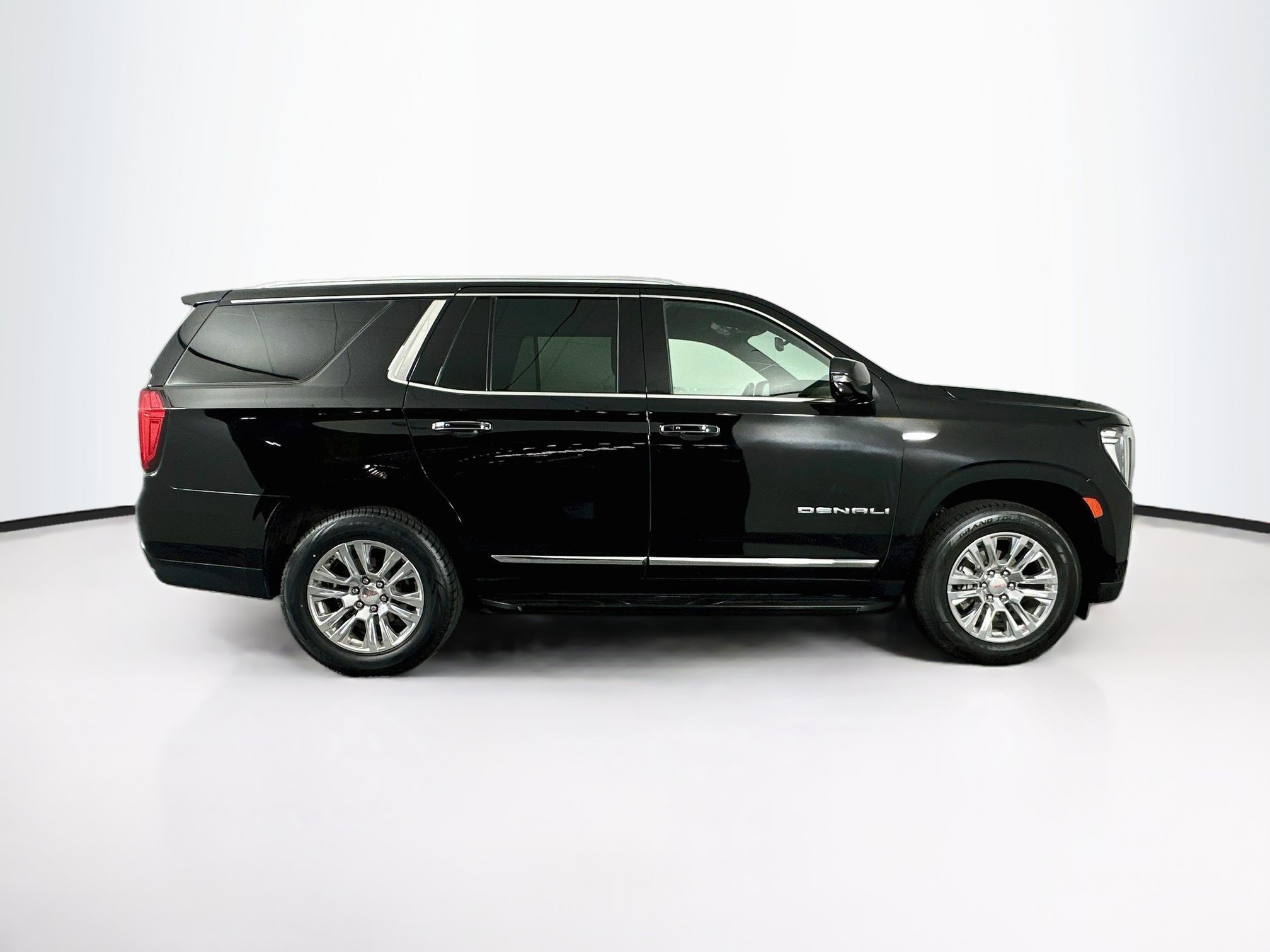 Used 2021 GMC Yukon Denali AWD/4WD image 10