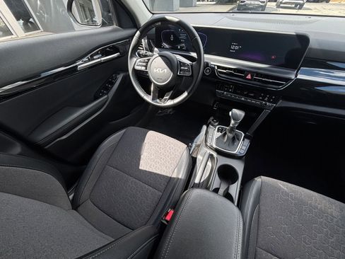 Used 2025 Kia Seltos S image 37
