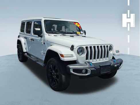 Used 2022 Jeep Wrangler Unlimited Sahara w/ Cold Weather Group AWD/4WD image 1