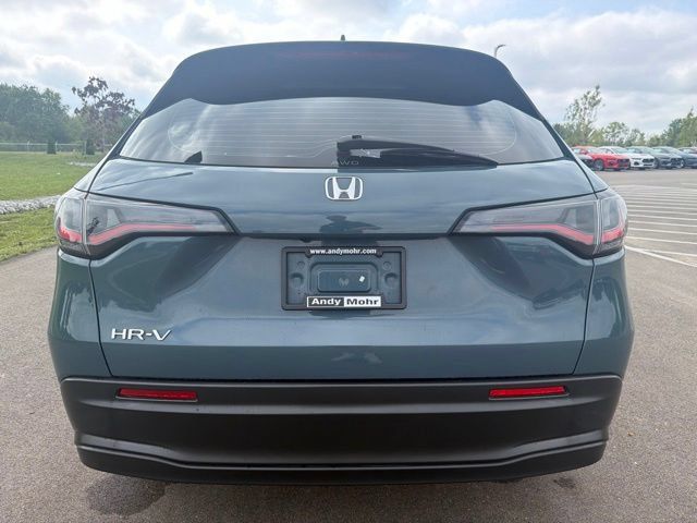 Used 2023 Honda HR-V LX image 8