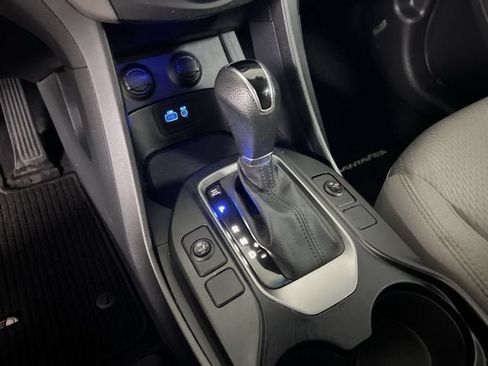 Used 2017 Hyundai Santa Fe Sport FWD image 15