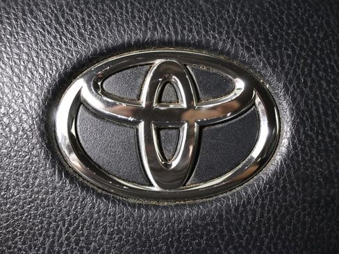 Used 2016 Toyota RAV4 SE AWD/4WD image 33