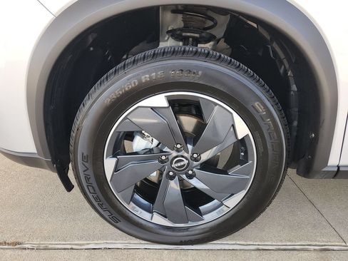 Used 2025 Nissan Rogue SV AWD/4WD image 30