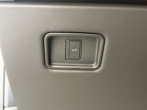 Certified 2023 Land Rover Range Rover SE image 38