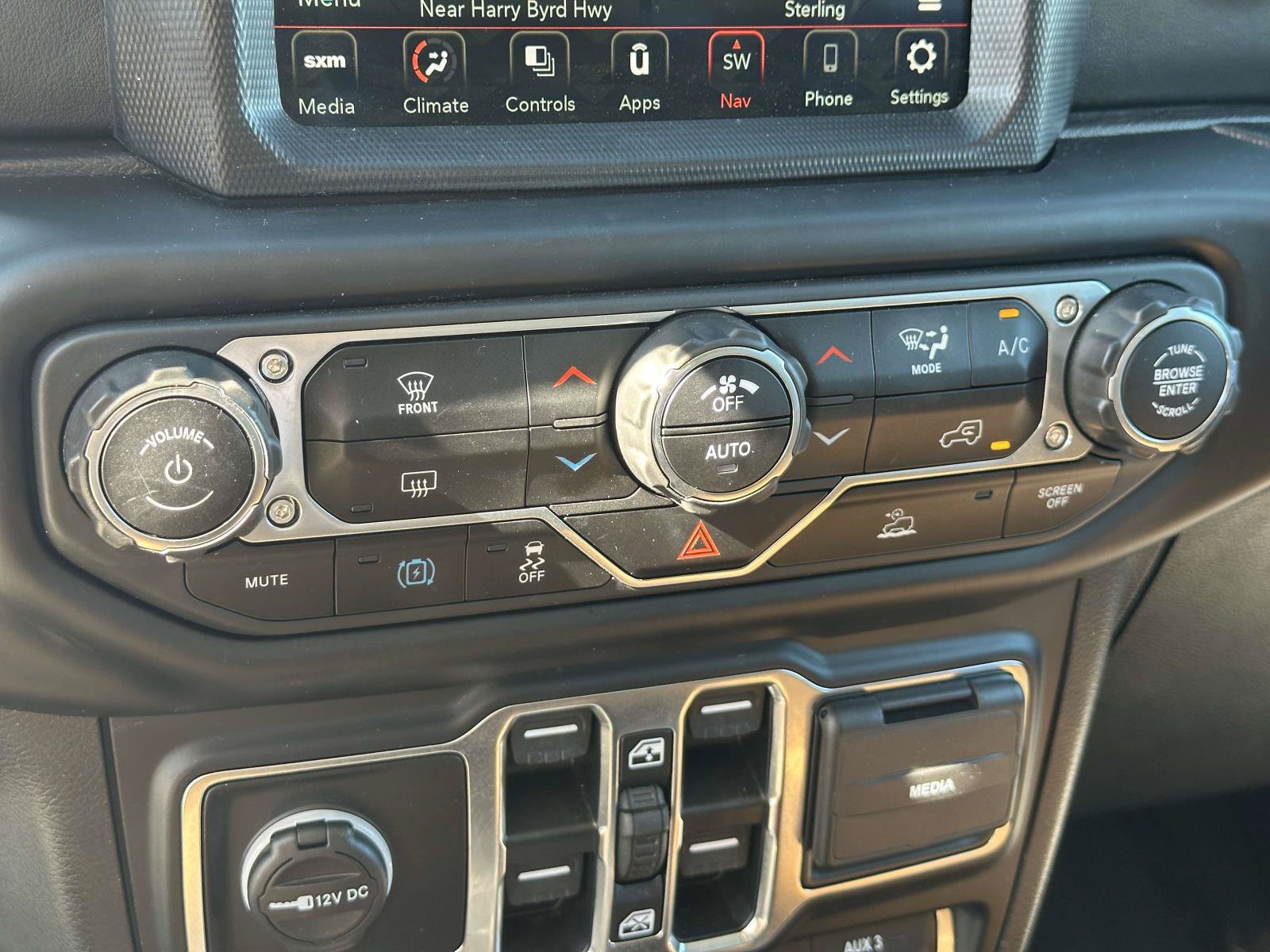 Used 2023 Jeep Wrangler Unlimited Rubicon 4xe AWD/4WD image 12